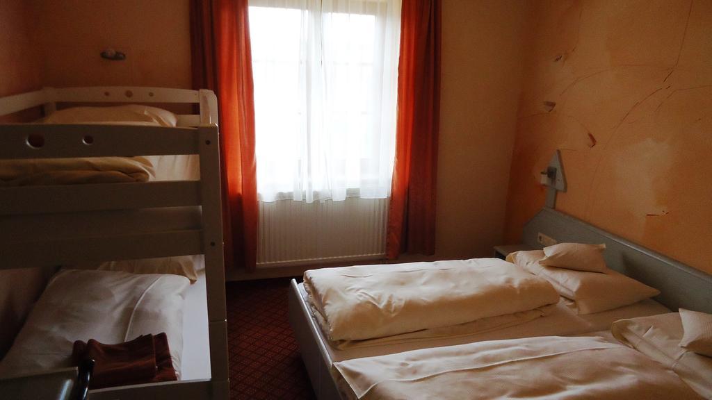 Hotel Krone Niederstotzingen Exteriör bild
