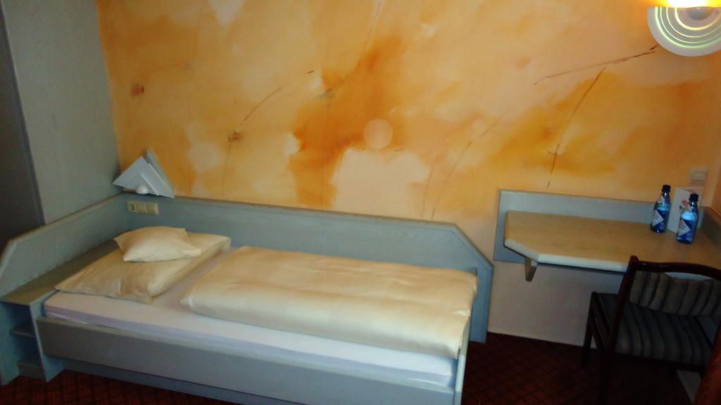 Hotel Krone Niederstotzingen Exteriör bild