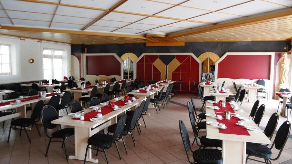 Hotel Krone Niederstotzingen Exteriör bild