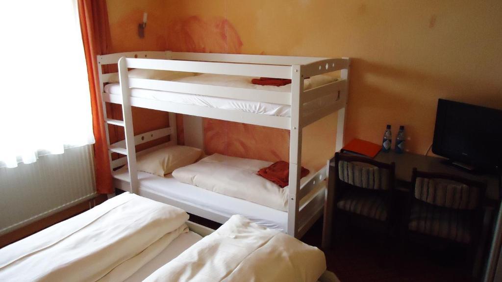 Hotel Krone Niederstotzingen Rum bild