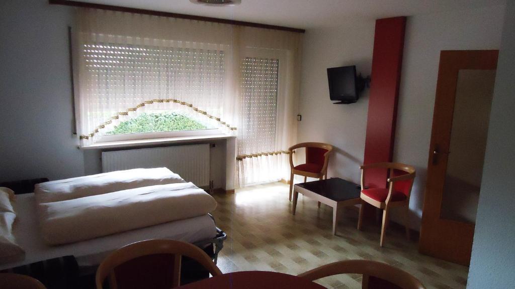 Hotel Krone Niederstotzingen Rum bild