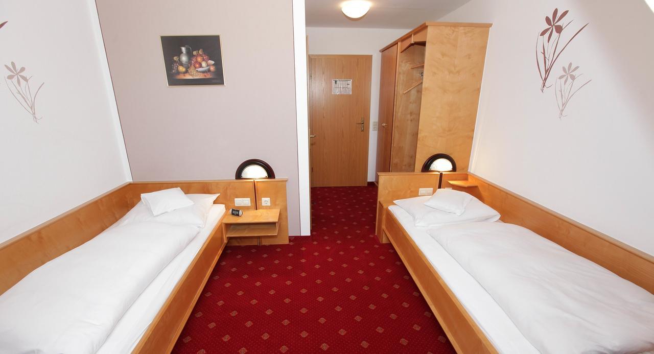 Hotel Krone Niederstotzingen Exteriör bild