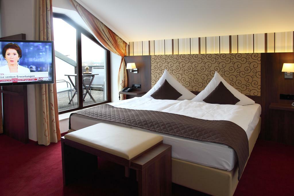 Hotel Krone Niederstotzingen Exteriör bild